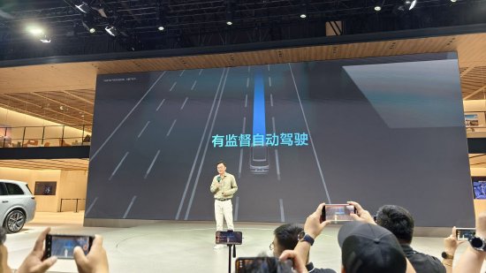 理想汽车官宣：迈入“有监督的自动驾驶”，OTA 6.2正式全量推送 | 直击车展  第1张