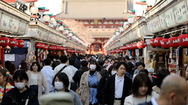 游客持续爆买日本：前7月免税店销售飙升150%，日本免税规则将松绑  第1张